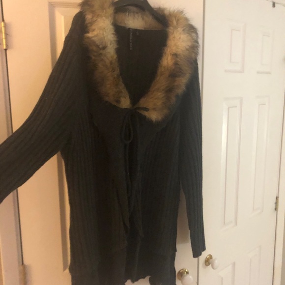 Cardigan - Picture 2 of 4